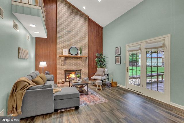 1719 BENNINGTON DR, Harrisburg, PA 17112