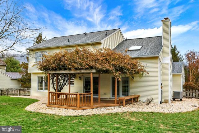 1719 BENNINGTON DR, Harrisburg, PA 17112