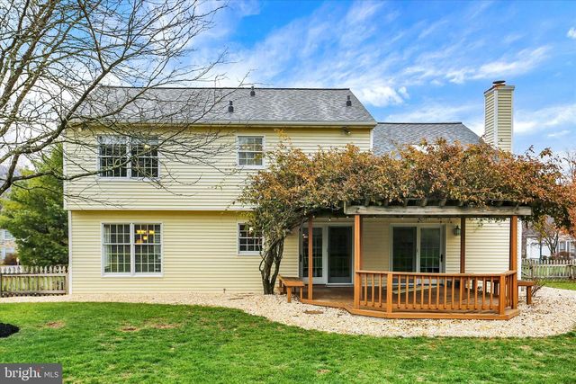 1719 BENNINGTON DR, Harrisburg, PA 17112