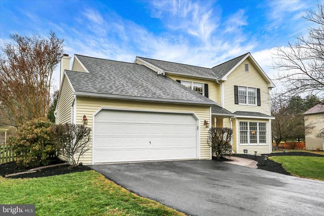 1719 BENNINGTON DR, Harrisburg, PA 17112