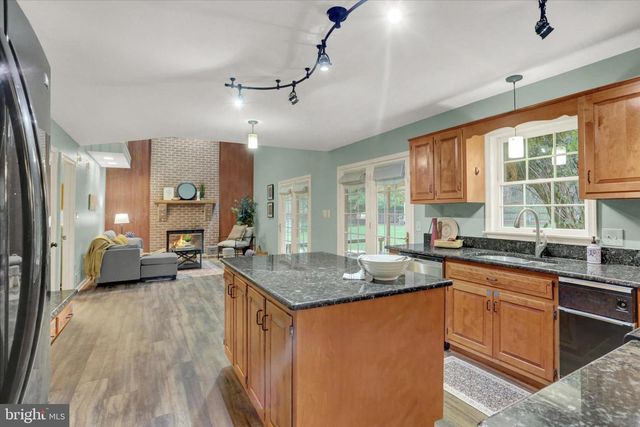 1719 BENNINGTON DR, Harrisburg, PA 17112