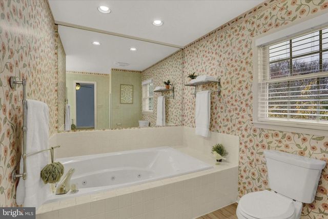 1719 BENNINGTON DR, Harrisburg, PA 17112