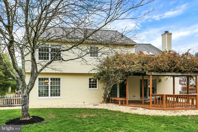 1719 BENNINGTON DR, Harrisburg, PA 17112