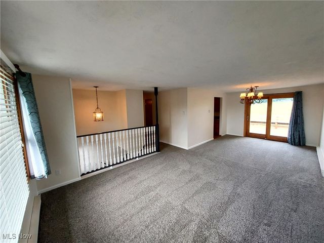 1990 Belfort Avenue NE, Louisville, OH 44641