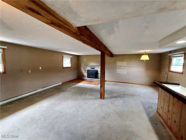 1990 Belfort Avenue NE, Louisville, OH 44641