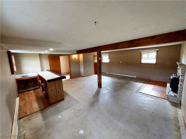 1990 Belfort Avenue NE, Louisville, OH 44641