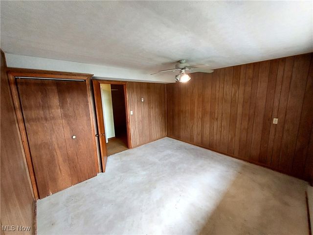 1990 Belfort Avenue NE, Louisville, OH 44641