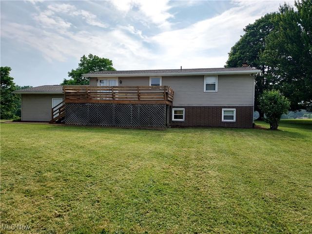 1990 Belfort Avenue NE, Louisville, OH 44641