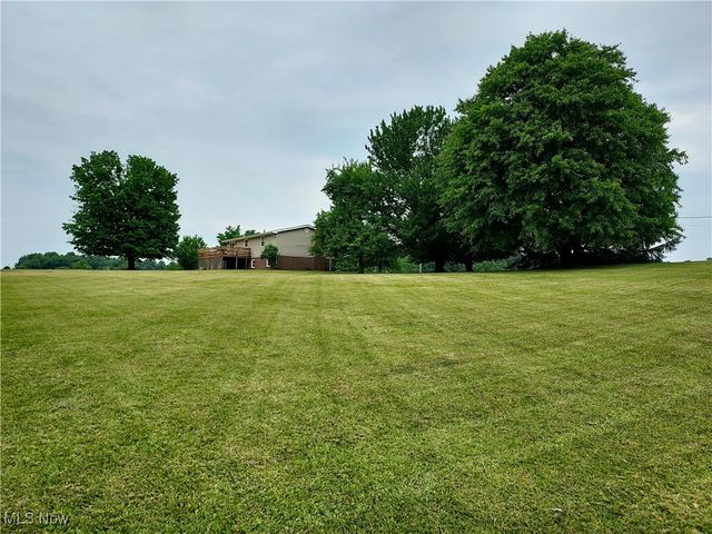 1990 Belfort Avenue NE, Louisville, OH 44641