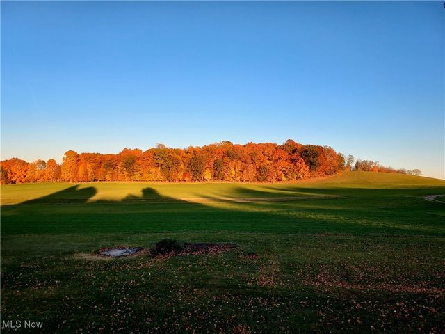 1990 Belfort Avenue NE, Louisville, OH 44641