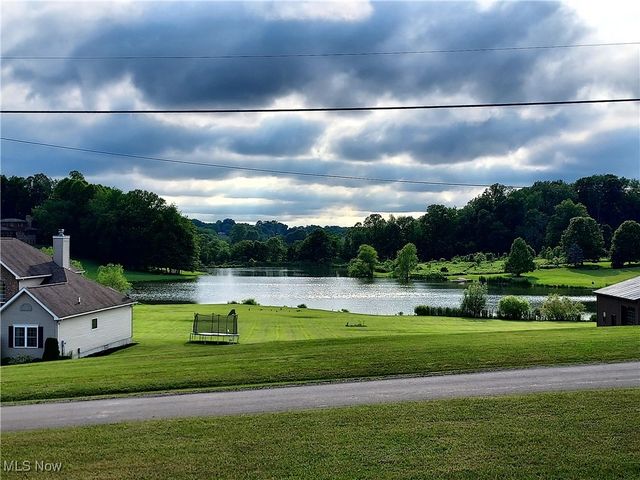 1990 Belfort Avenue NE, Louisville, OH 44641