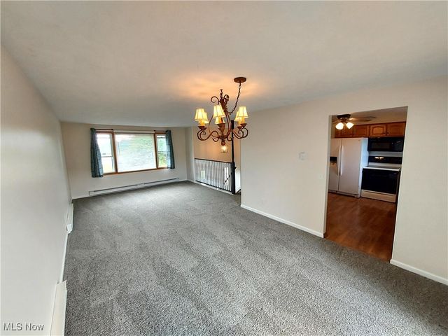 1990 Belfort Avenue NE, Louisville, OH 44641