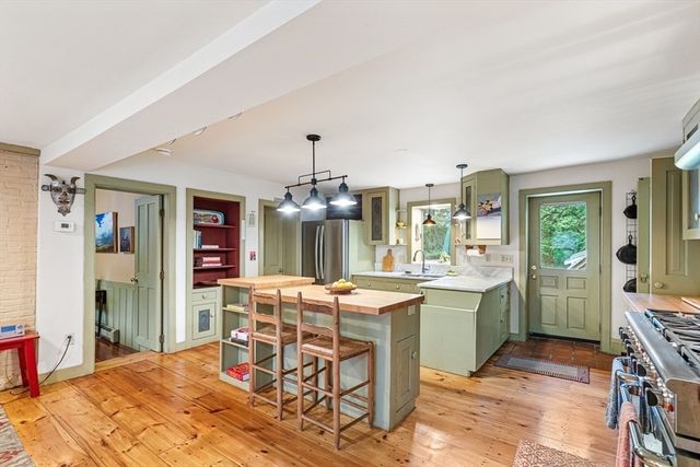 462 Ledge, Seekonk, MA 02771