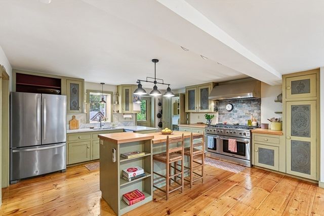 462 Ledge, Seekonk, MA 02771
