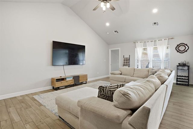 4304 SW Brandon Ln, Lawton, OK 73505