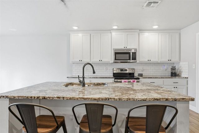 4304 SW Brandon Ln, Lawton, OK 73505