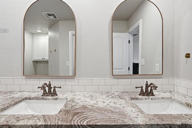 4304 SW Brandon Ln, Lawton, OK 73505