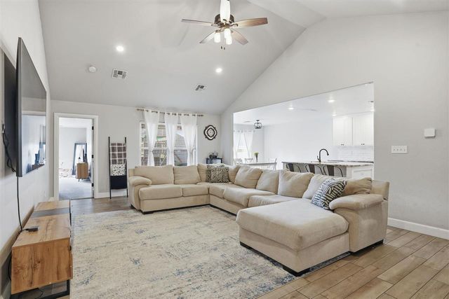 4304 SW Brandon Ln, Lawton, OK 73505