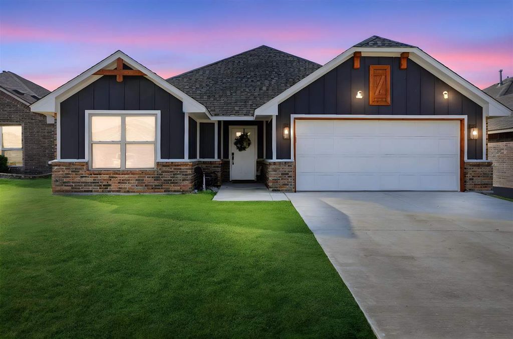 4304 SW Brandon Ln, Lawton, OK 73505