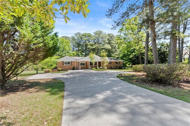 2178 Rockdale Circle, Snellville, GA 30078