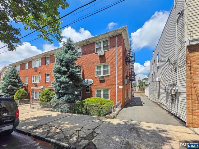 475 Elm Street 3A, Kearny, NJ 07032
