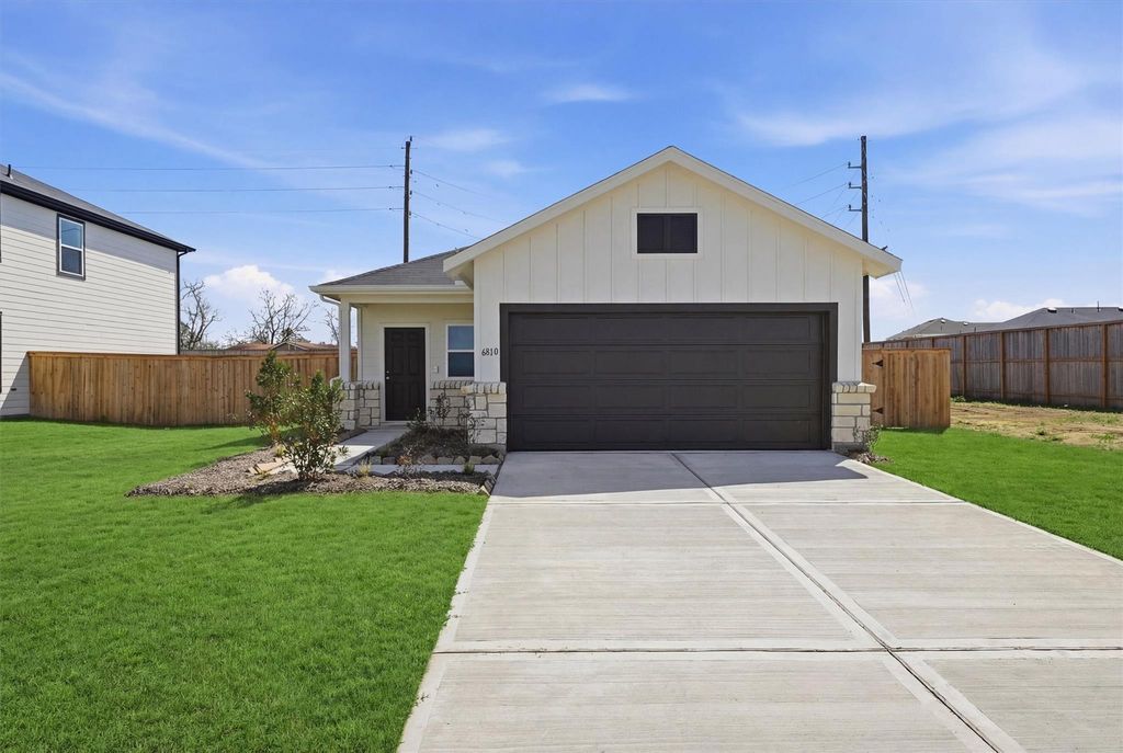 6810 Bens Landing, Cove, TX 77523