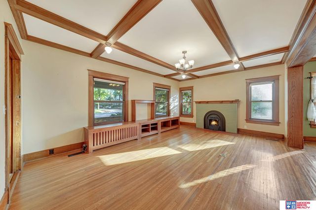 1975 B Street, Lincoln, NE 68502