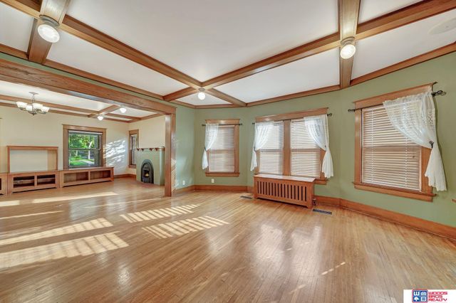 1975 B Street, Lincoln, NE 68502