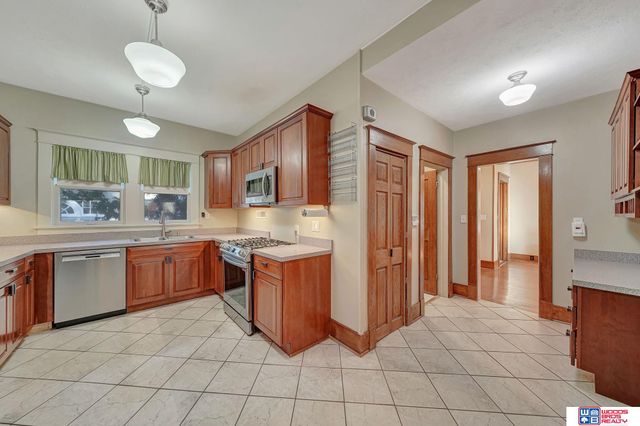 1975 B Street, Lincoln, NE 68502