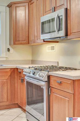 1975 B Street, Lincoln, NE 68502