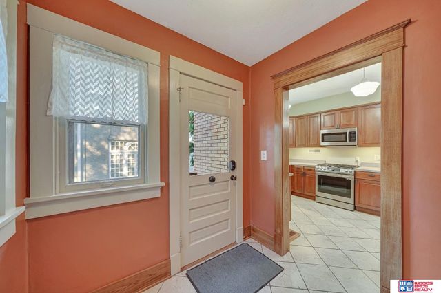 1975 B Street, Lincoln, NE 68502