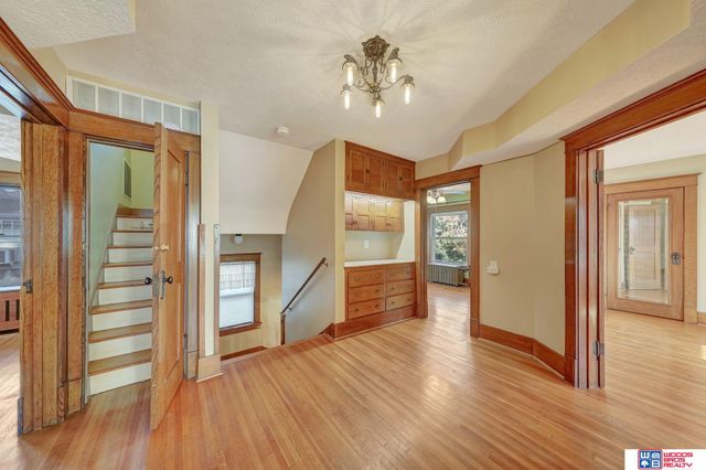 1975 B Street, Lincoln, NE 68502