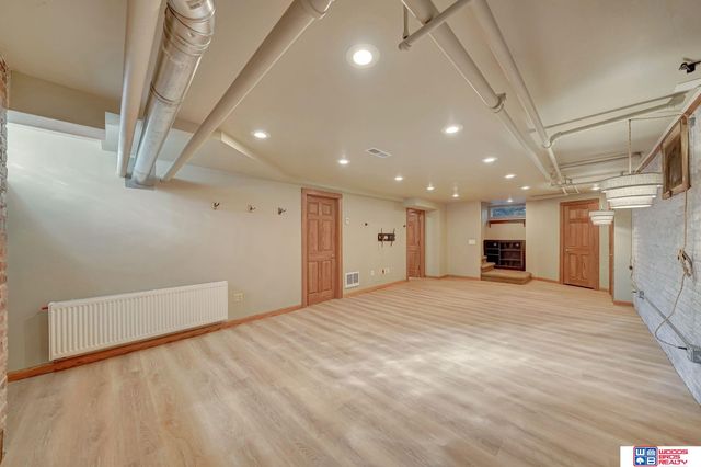 1975 B Street, Lincoln, NE 68502