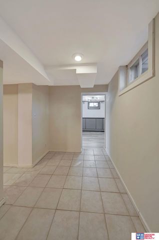 1975 B Street, Lincoln, NE 68502