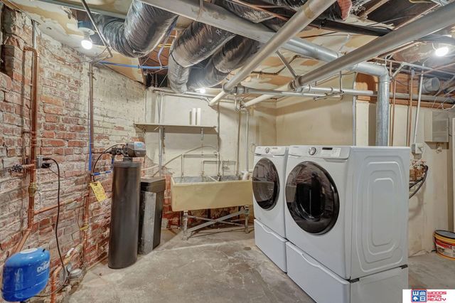 1975 B Street, Lincoln, NE 68502