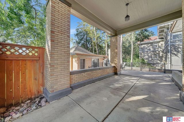 1975 B Street, Lincoln, NE 68502