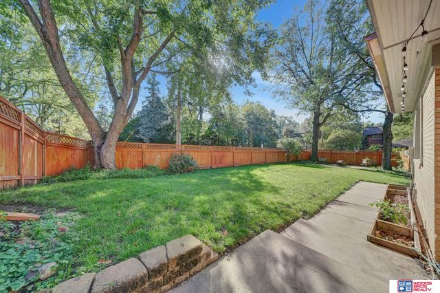 1975 B Street, Lincoln, NE 68502