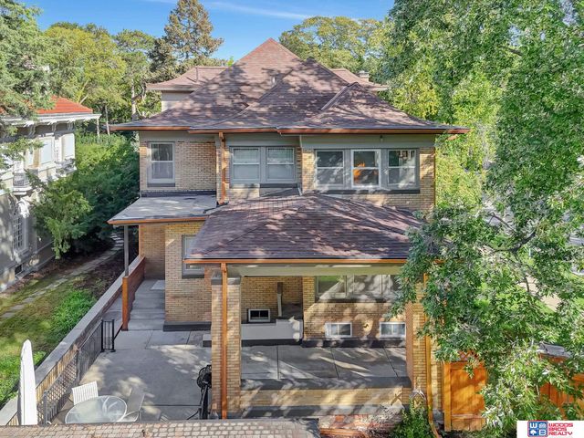 1975 B Street, Lincoln, NE 68502