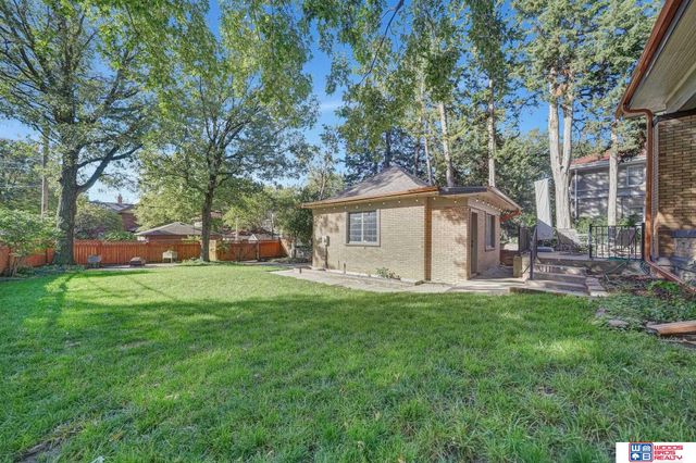 1975 B Street, Lincoln, NE 68502