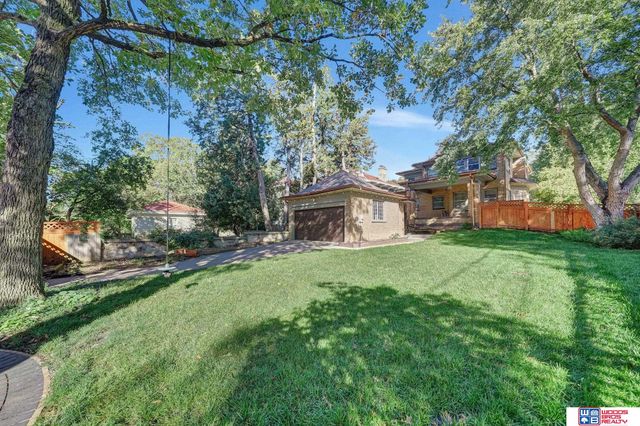 1975 B Street, Lincoln, NE 68502