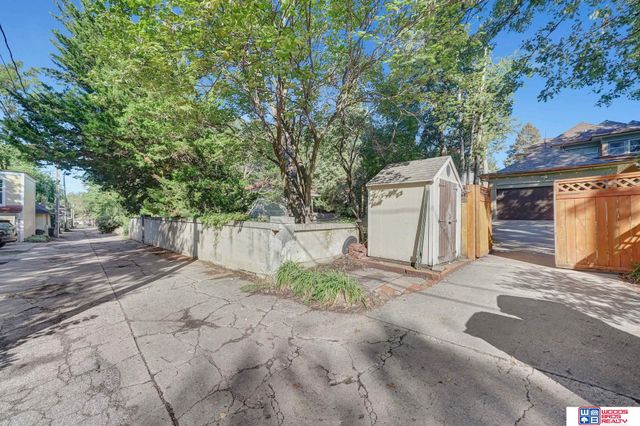 1975 B Street, Lincoln, NE 68502