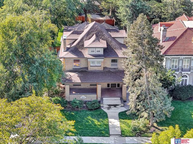 1975 B Street, Lincoln, NE 68502