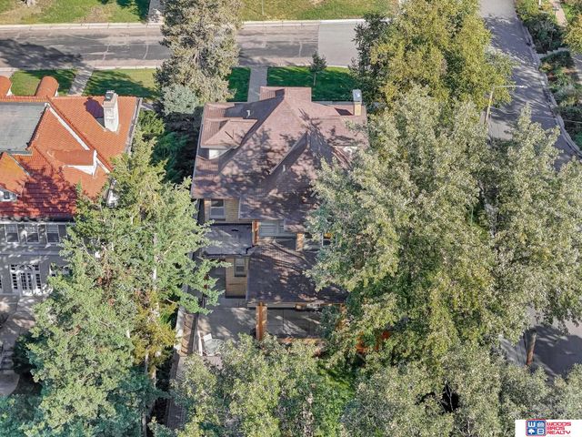 1975 B Street, Lincoln, NE 68502