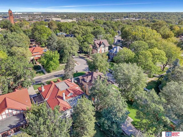 1975 B Street, Lincoln, NE 68502