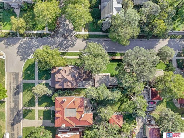 1975 B Street, Lincoln, NE 68502