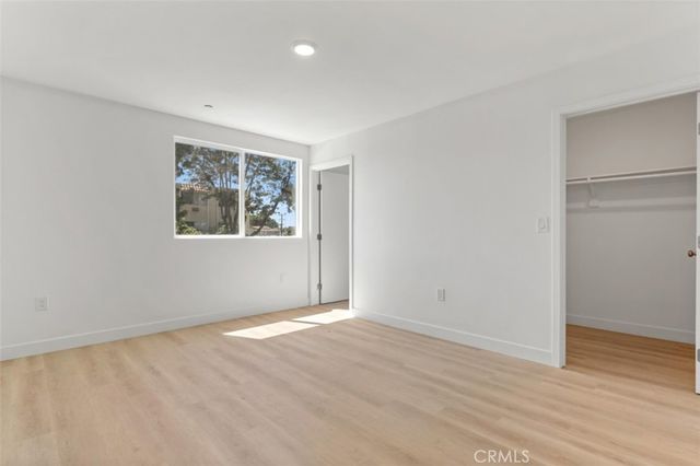 705 W 80th, Los Angeles, CA 90044