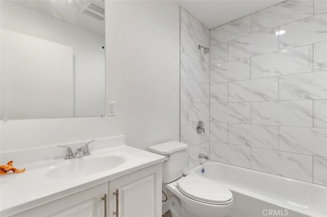 705 W 80th, Los Angeles, CA 90044