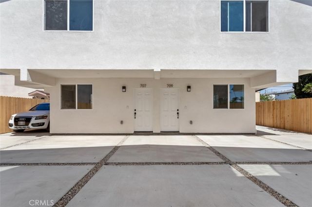 705 W 80th, Los Angeles, CA 90044