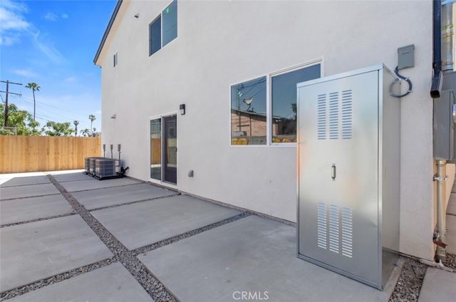 705 W 80th, Los Angeles, CA 90044