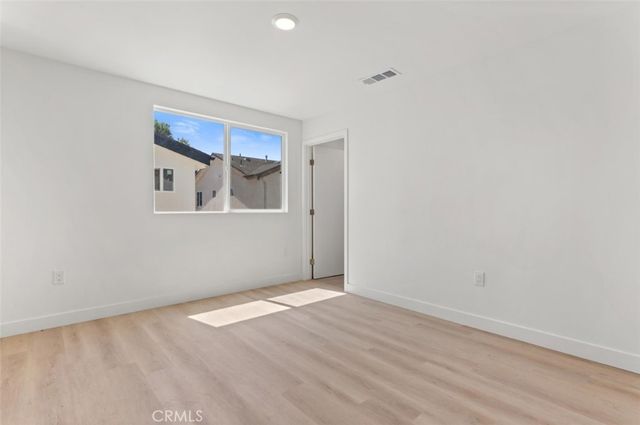 705 W 80th, Los Angeles, CA 90044